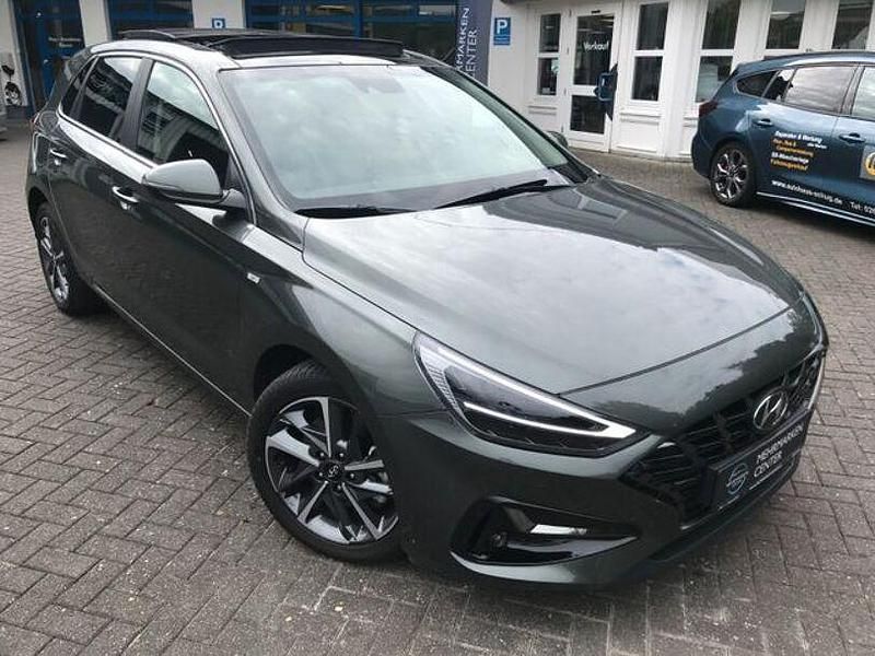 Amazon grey (metallic) Gebraucht 2024 Hyundai i30 Prime Limousine | 24.490 € (Fairer Preis) - Bild 1/4