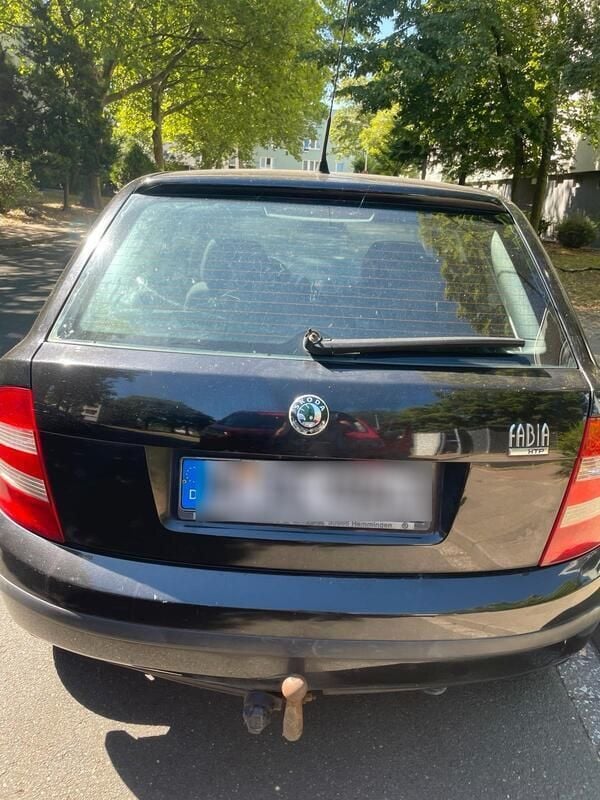 Schwarz Gebraucht 2004 Skoda Fabia Kleinwagen | 600 € (Superpreis) - Bild 1/4