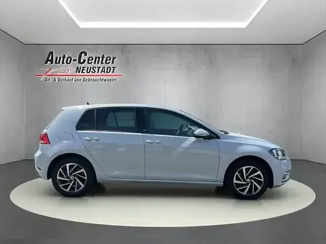 Second-hand VW Golf VII Sound 125 CP (91 kW) 2017 Argintiu Berlinǎ
