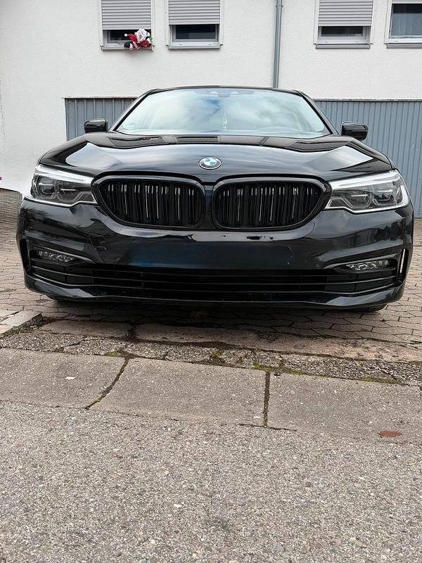 Schwarz Gebraucht 2018 BMW 530 Limousine | 22.000 € (Superpreis) - Bild 1/4