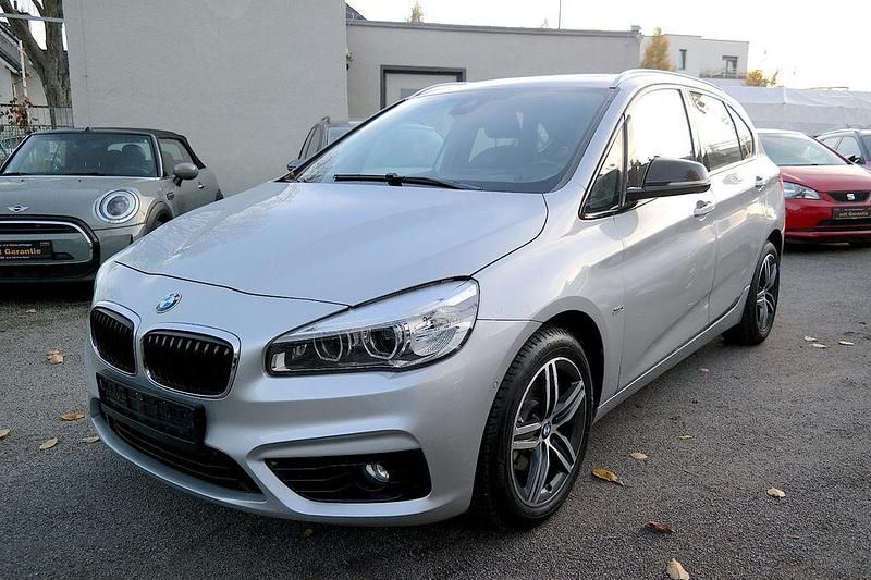 Gebraucht BMW 218 Sport Line 150 PS (110 kW) 2017 Silber Van / Kleinbus