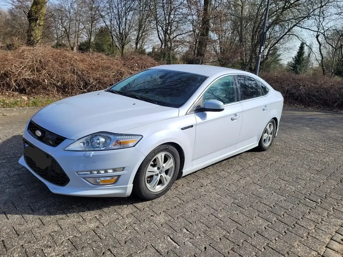 Używany Ford Mondeo 203 KM (149 kW) 2011 Biały Sedan/Limuzyna