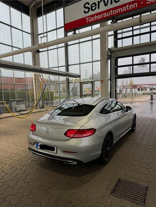 Silber Gebraucht 2017 Mercedes C220 Coupé | 18.900 € (Guter Preis) - Bild 1/4