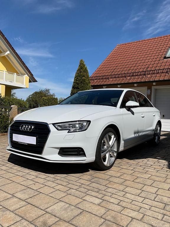 Gebraucht Audi A3 150 PS (110 kW) 2017 Weiß Limousine