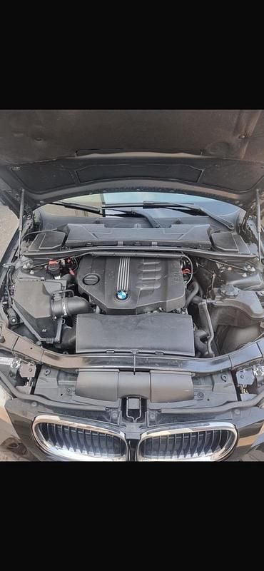 Schwarz Gebraucht 2012 BMW 320 Limousine | 5.500 € (Superpreis) - Bild 1/4