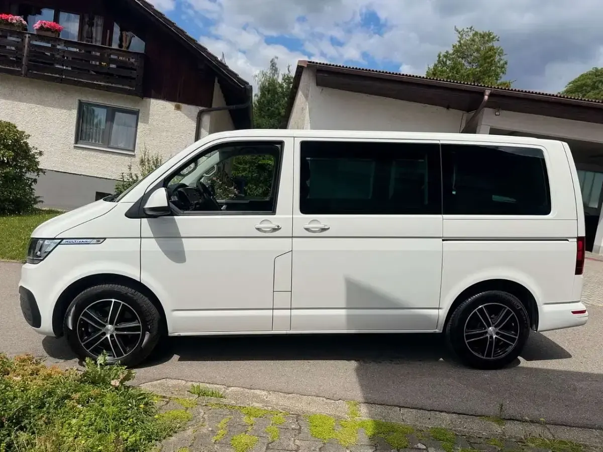 Gebraucht VW Multivan S 150 PS (110 kW) 2020 Weiß Van / Kleinbus