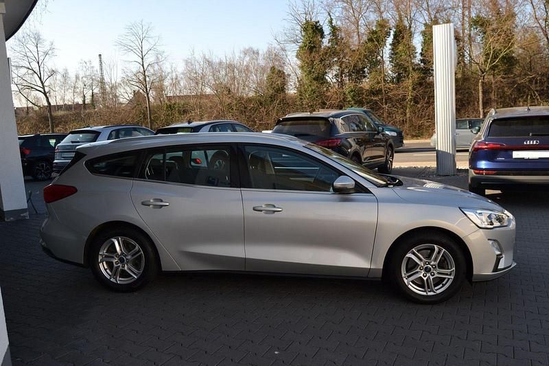 Gebraucht Ford Focus Cool & Connect 125 PS (91 kW) 2019 Silber Kombi
