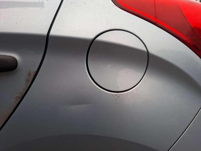 Blau Gebraucht 2013 Hyundai i20 Classic Limousine | 2.450 € (Superpreis) - Bild 1/4