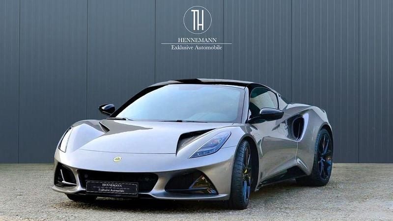 Nimbus grey Gebraucht 2024 Lotus Emira Coupé | 109.890 € - Bild 1/4