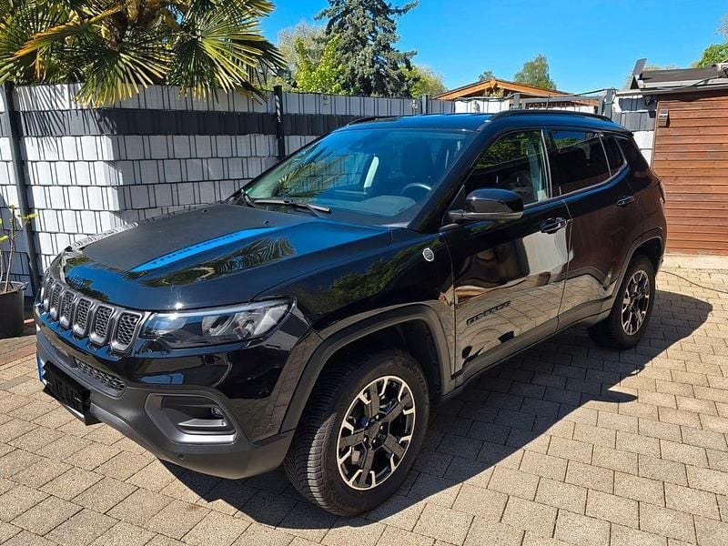 Second-hand Jeep Compass 241 CP (177 kW) 2022 Negru SUV