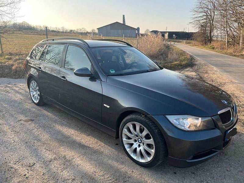 Grau Gebraucht 2007 BMW 318 M Sport Kombi | 2.990 € (Guter Preis) - Bild 1/4