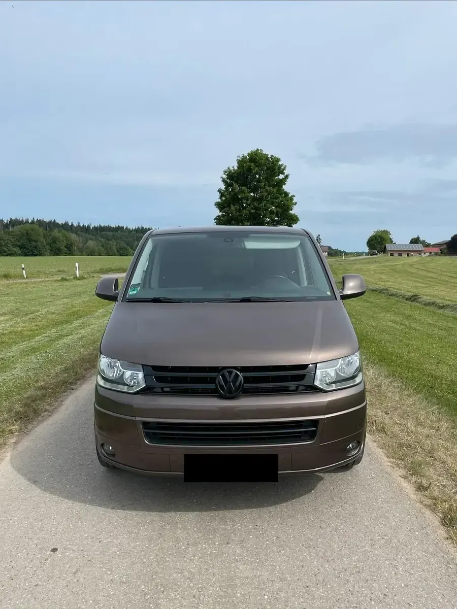 Gebraucht VW Multivan 140 PS (102 kW) 2010 Braun Van / Kleinbus