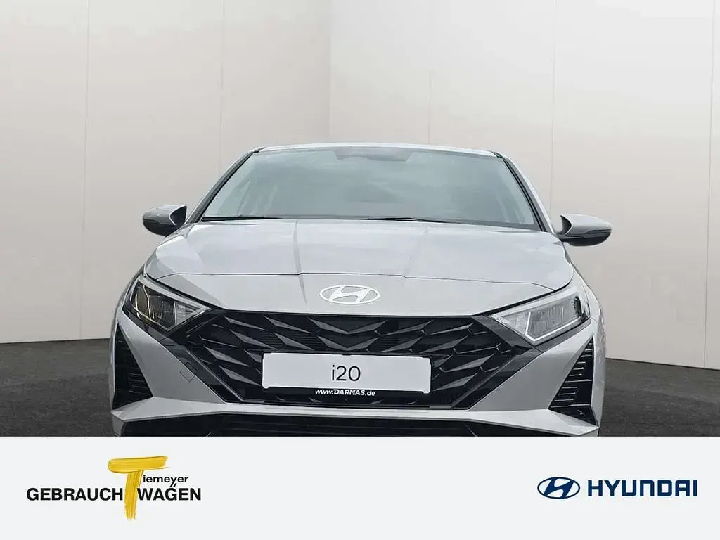 Gebraucht Hyundai i20 Trend 101 PS (74 kW) 2025 Grau Kleinwagen