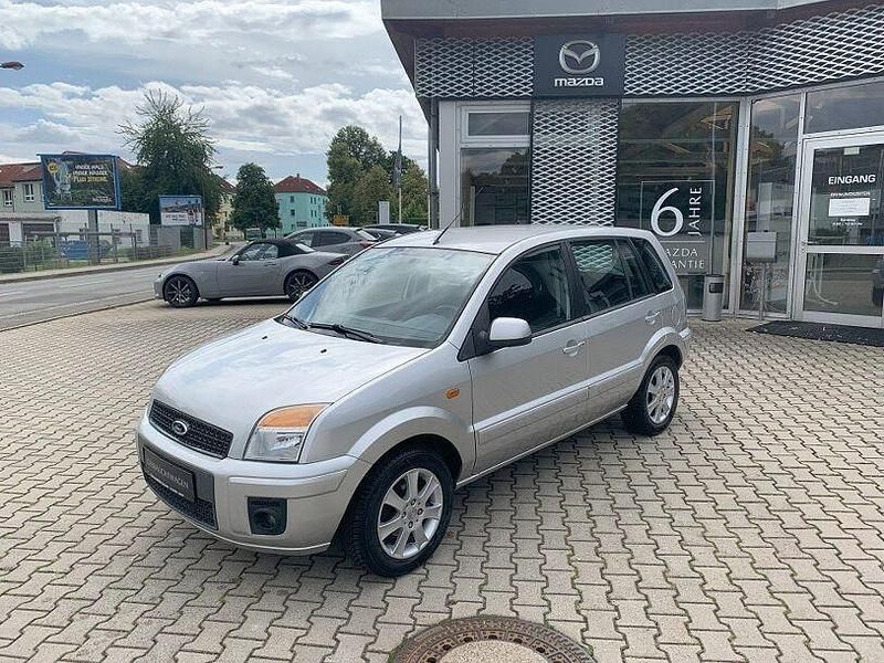 Silber Gebraucht 2010 Ford Fusion Style Limousine | 6.470 € - Bild 1/4