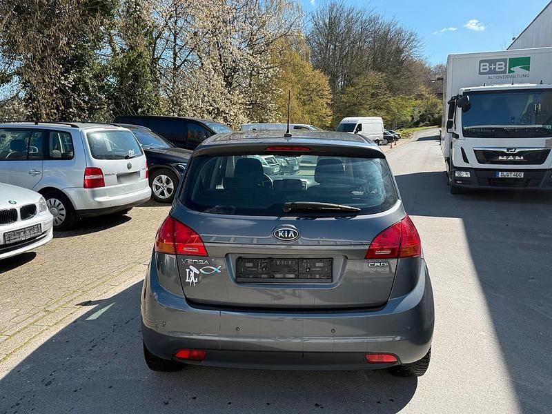 Gebraucht Kia Venga 66 PS (48 kW) 2011 Grau Kleinwagen