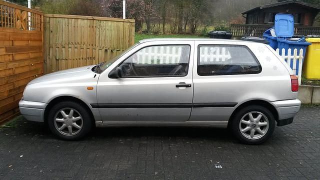 Silber Gebraucht 1996 VW Golf III Kleinwagen | 450 € - Bild 1/4