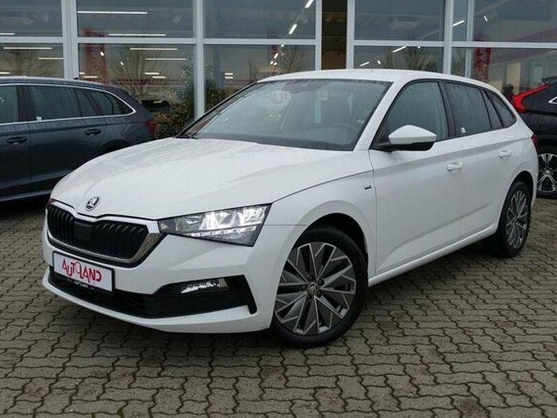 Gebraucht Skoda Scala Clever 150 PS (110 kW) 2021 Weiß Kleinwagen