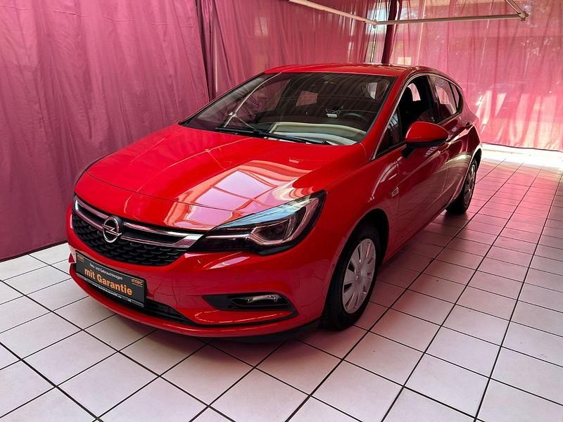 Gebraucht Opel Astra Innovation 105 PS (77 kW) 2016 Rot Kleinwagen