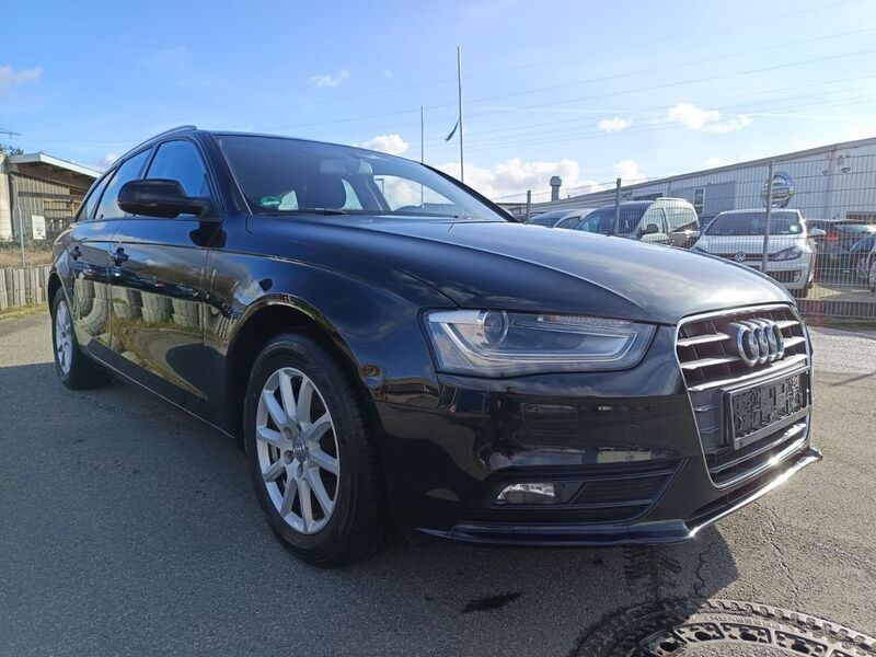 Gebraucht Audi A4 Attraction 150 PS (110 kW) 2014 Schwarz Kombi
