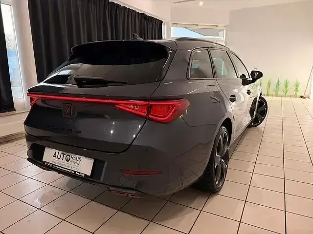 Second-hand Cupra Leon 245 CP (180 kW) 2021 Gri Berlinǎ
