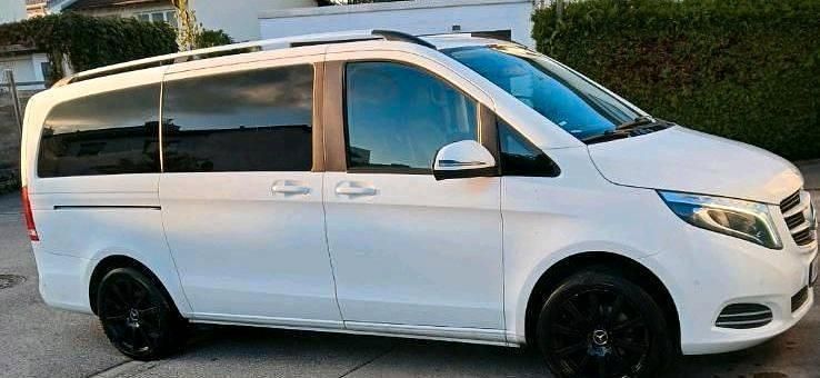 Gebraucht Mercedes V220 AMG 163 PS (119 kW) 2018 Weiß Van / Kleinbus