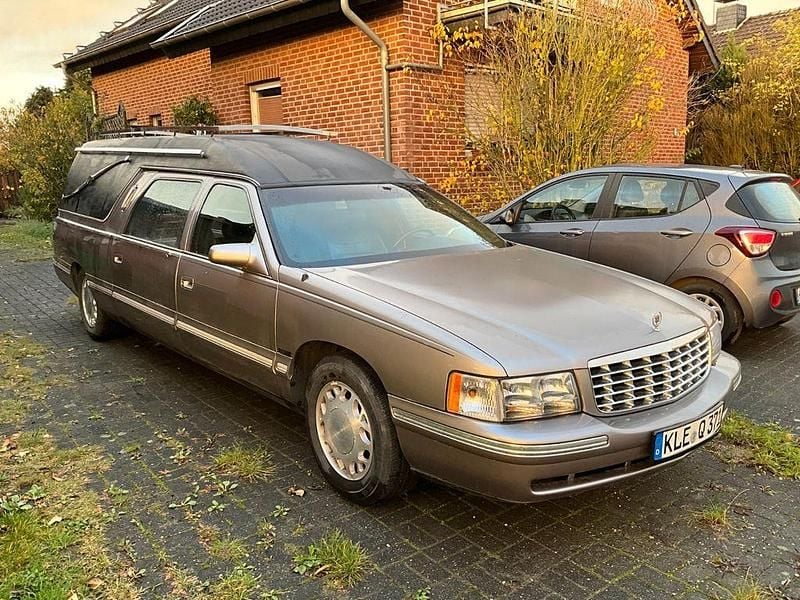 Silber Gebraucht 1999 Cadillac Deville Limousine | 5.999 € - Bild 1/4
