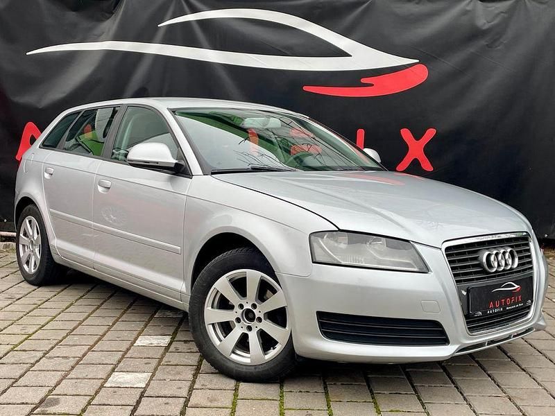 Gebraucht Audi A3 Attraction 105 PS (77 kW) 2010 Silber Kleinwagen