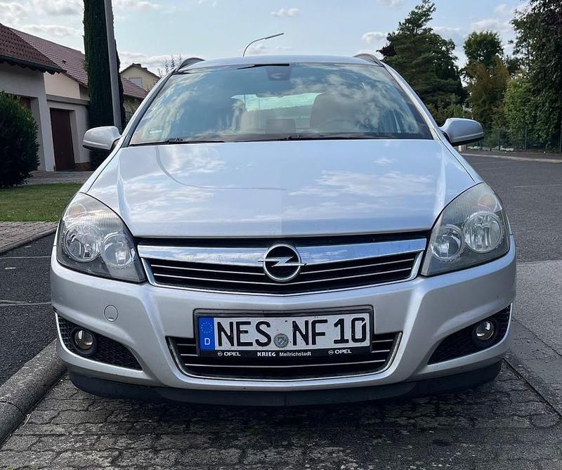 Silber Gebraucht 2008 Opel Astra Limousine | 900 € (Superpreis) - Bild 1/4