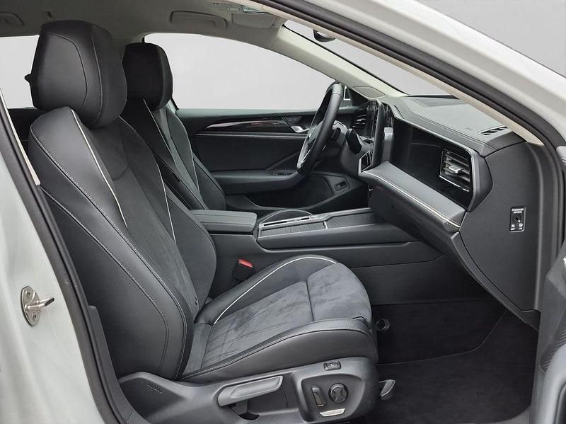 Gebraucht VW Passat Business 204 PS (150 kW) 2025 Weiß Kombi