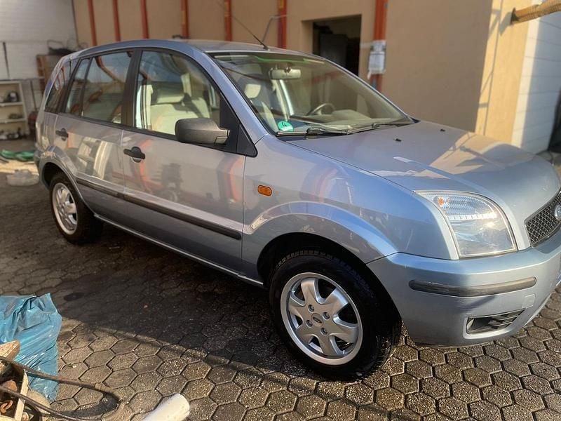 Gebraucht Ford Fusion 100 PS (73 kW) 2005 Blau Kleinwagen