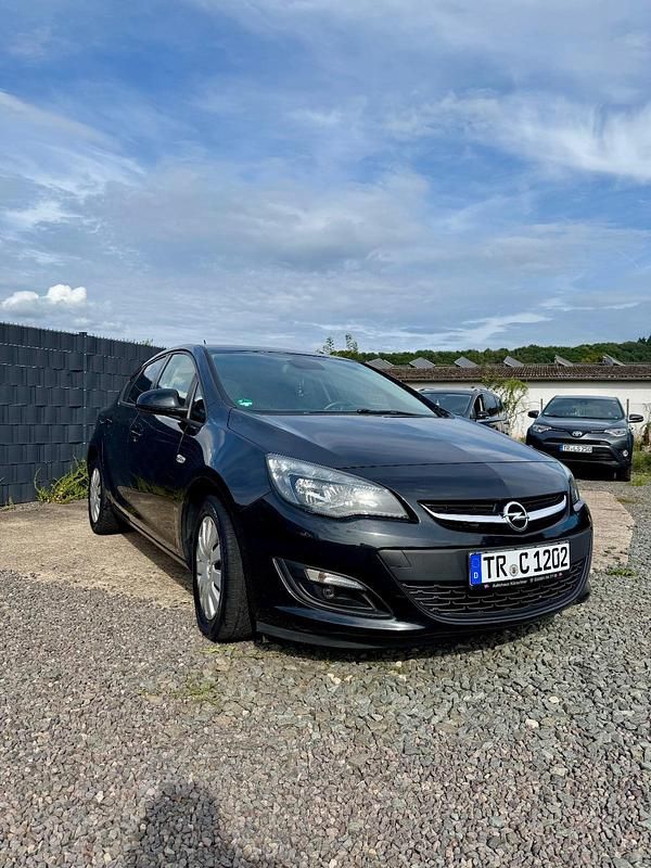 Schwarz Gebraucht 2014 Opel Astra Limousine | 4.990 € (Guter Preis) - Bild 1/4