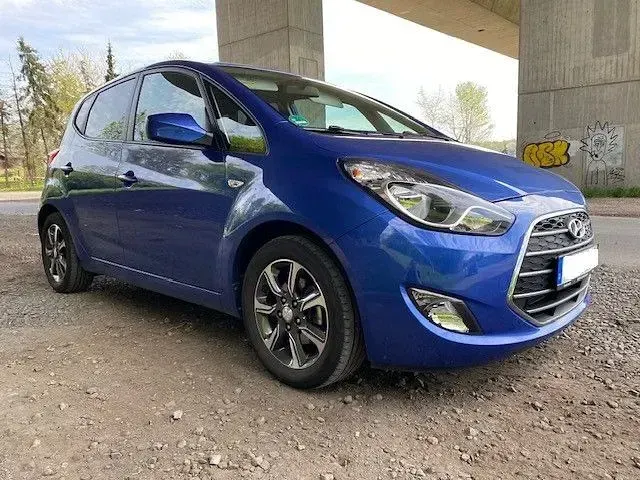 Gebraucht Hyundai i20 Space 125 PS (91 kW) 2019 Blau Kleinwagen
