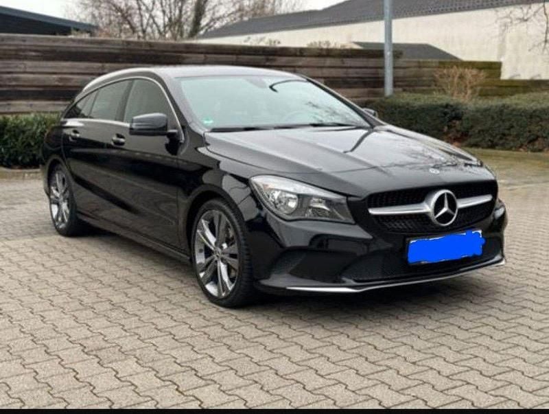 Gebraucht Mercedes CLA200 Shooting Brake 156 PS (114 kW) 2018 Schwarz Kombi