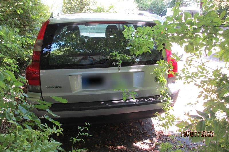 Gebraucht Volvo V70 144 PS (105 kW) 2002 Silber Kombi