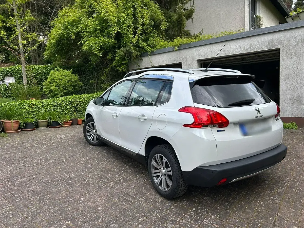 Gebraucht Peugeot 2008 Allure 131 PS (96 kW) 2016 Weiß SUV