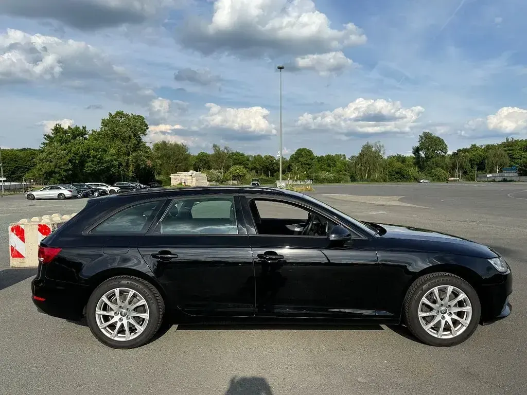 Gebraucht Audi A4 150 PS (110 kW) 2018 Schwarz Kombi