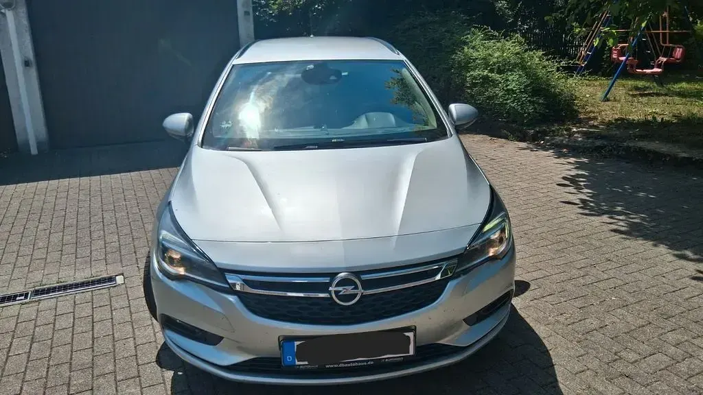 Gebraucht Opel Astra Edition 110 PS (80 kW) 2018 Grau Kombi