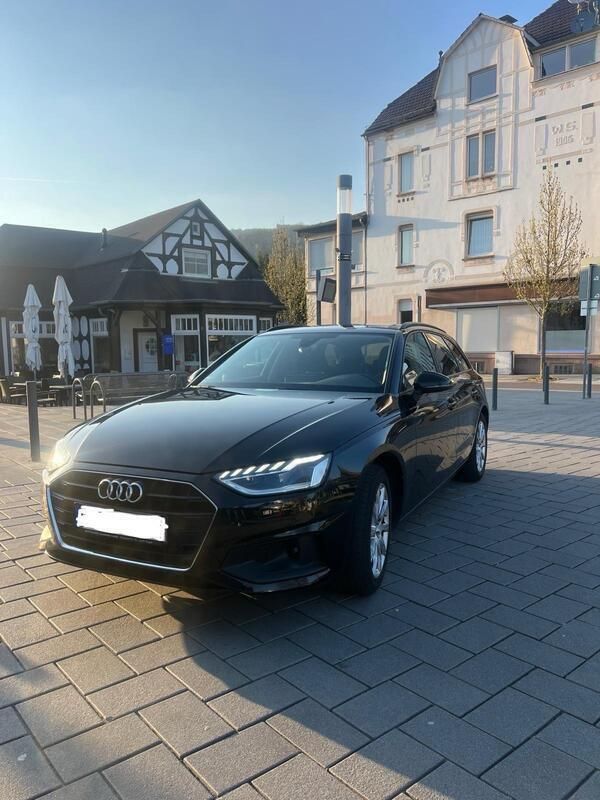 Schwarz Gebraucht 2021 Audi A4 Advanced Kombi | 18.199 € (Guter Preis) - Bild 1/4