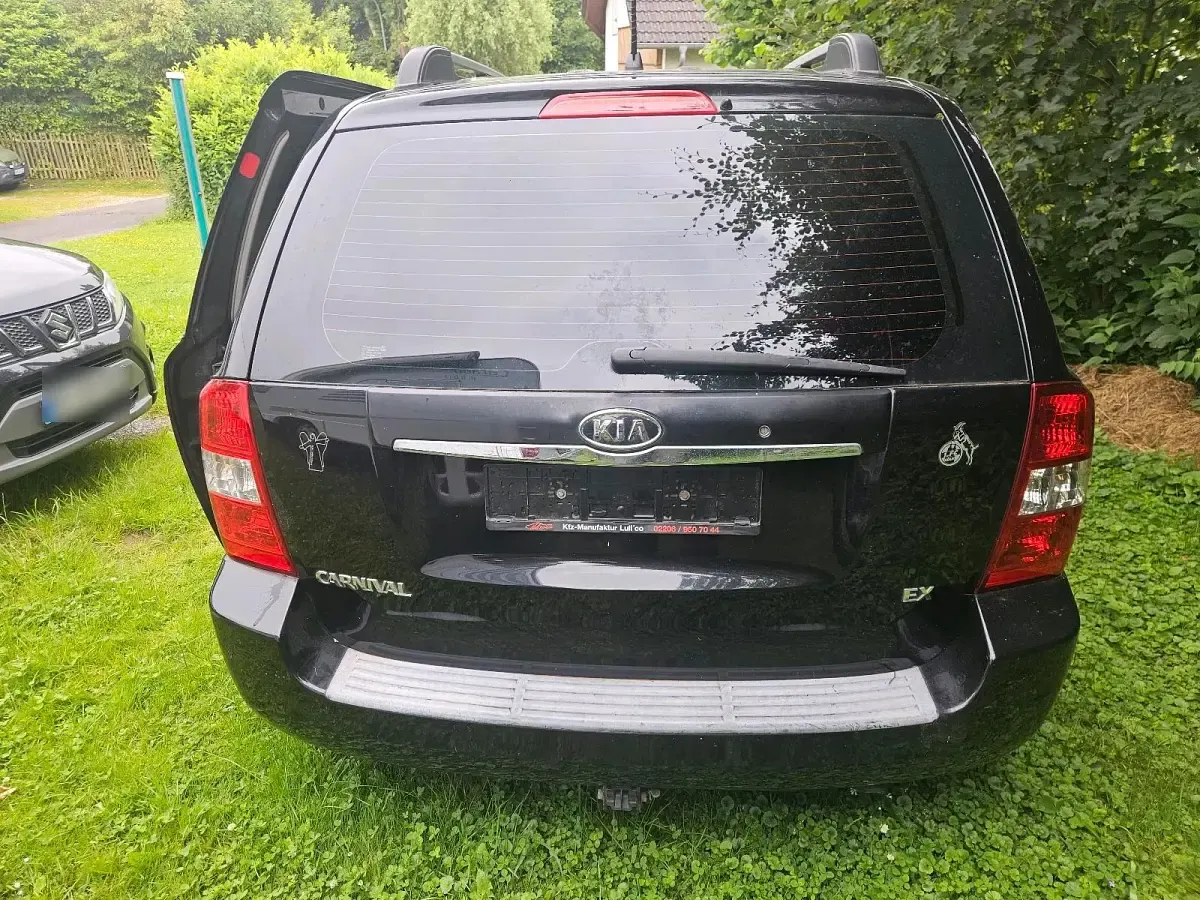 Gebraucht Kia Carnival 185 PS (136 kW) 2007 Schwarz Van / Kleinbus