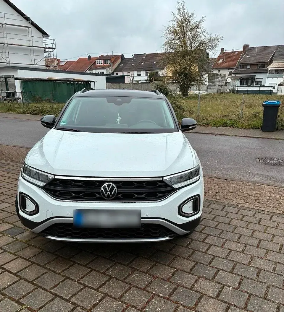 Gebraucht VW T-Roc Move 110 PS (80 kW) 2024 Weiß SUV