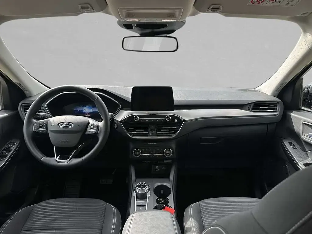 Używany Ford Kuga Titanium 224 KM (164 kW) 2022 Czarny SUV