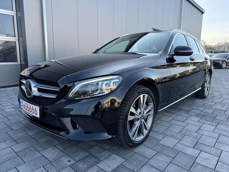 Gebraucht Mercedes C400 Avantgarde 333 PS (244 kW) 2019 Schwarz Kombi