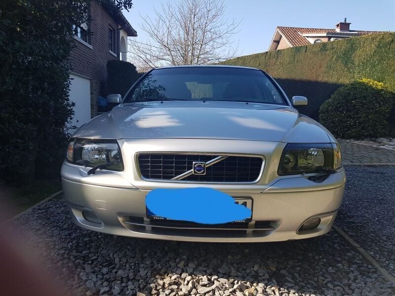 Silber Gebraucht 2005 Volvo S80 Momentum Limousine | 2.300 € (Fairer Preis) - Bild 1/4