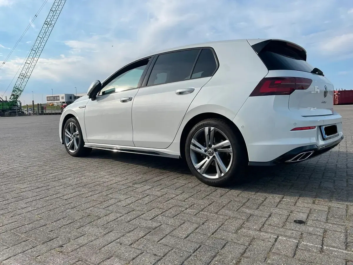 Gebraucht VW Golf VIII R-line 190 PS (139 kW) 2022 Weiß Kleinwagen