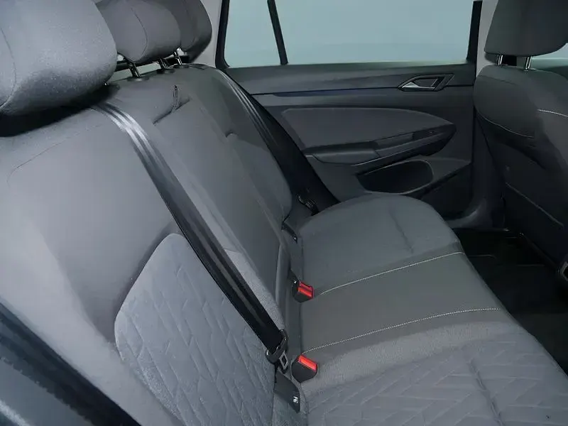 Gebraucht VW Golf VIII 110 PS (80 kW) 2024 Grau Kombi