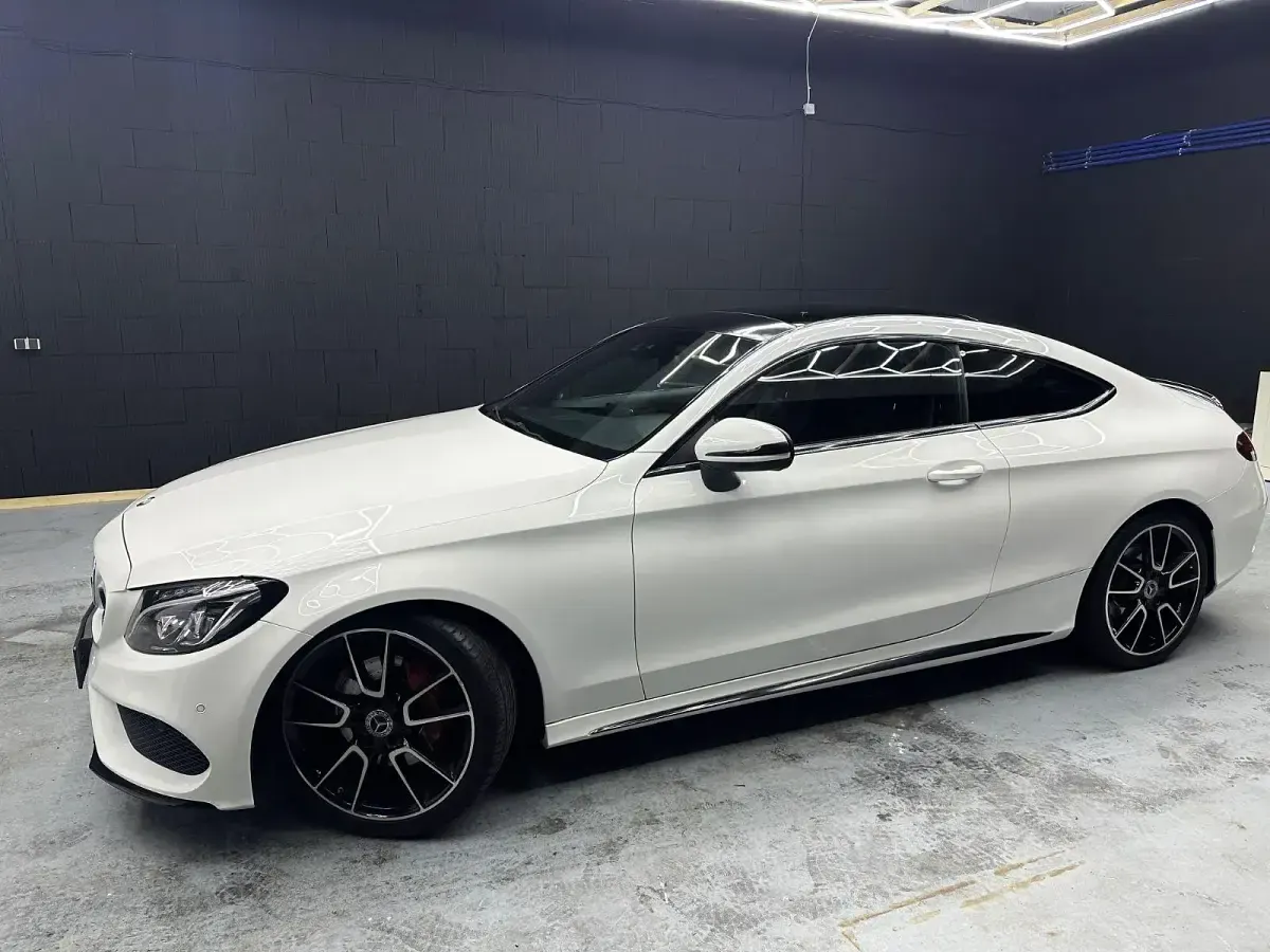Gebraucht Mercedes C220 AMG line 170 PS (125 kW) 2017 Weiß Cabrio
