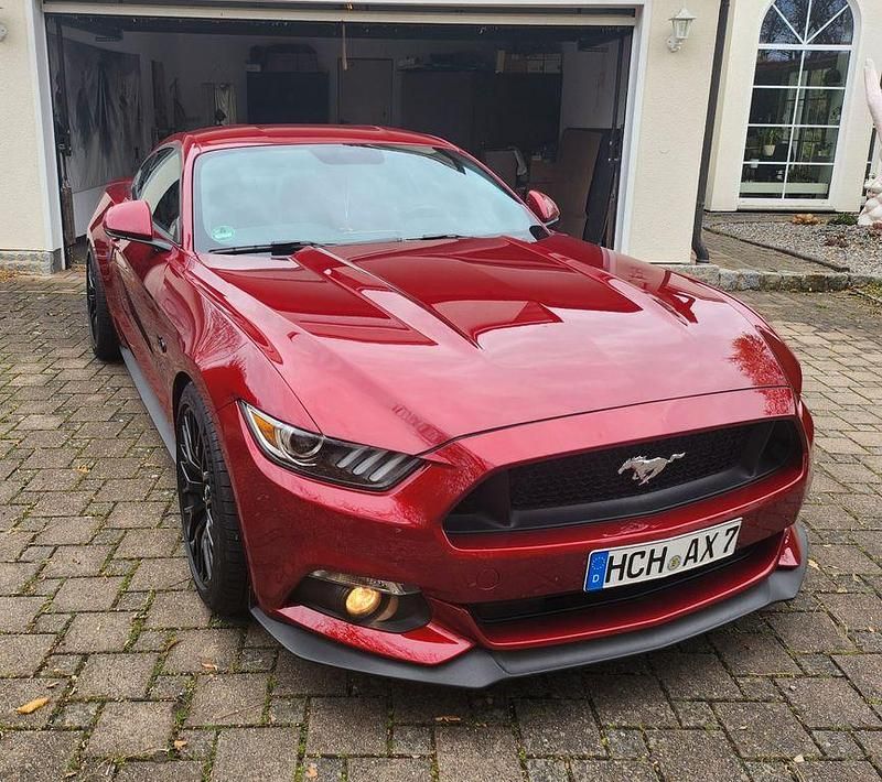 Rot Gebraucht 2016 Ford Mustang GT Coupé | 35.400 € (Fairer Preis) - Bild 1/4