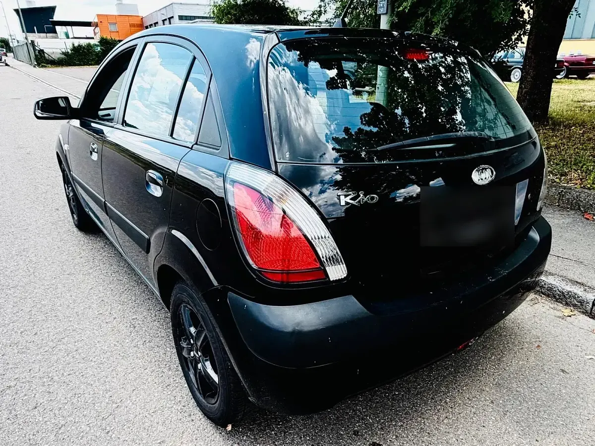 Gebraucht Kia Rio 97 PS (71 kW) 2005 Schwarz Kleinwagen