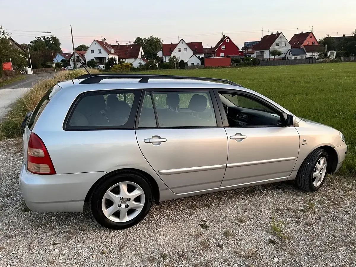 Gebraucht Toyota Corolla 110 PS (80 kW) 2003 Grau Kombi