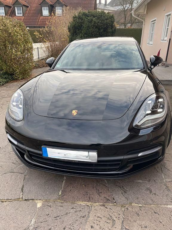 Schwarz Gebraucht 2020 Porsche Panamera 4 Limousine | 64.800 € (Fairer Preis) - Bild 1/4